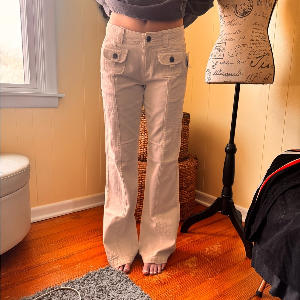 Aeropostale low rise flare pants size 0 cream colored.